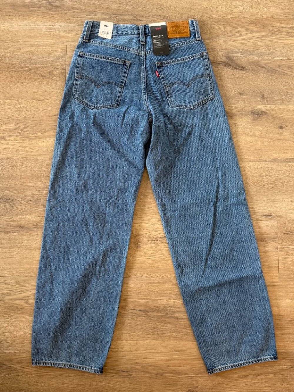 Levi's Women's Baggy Dad Jeans NWT size 25 - Picture 4 of 6